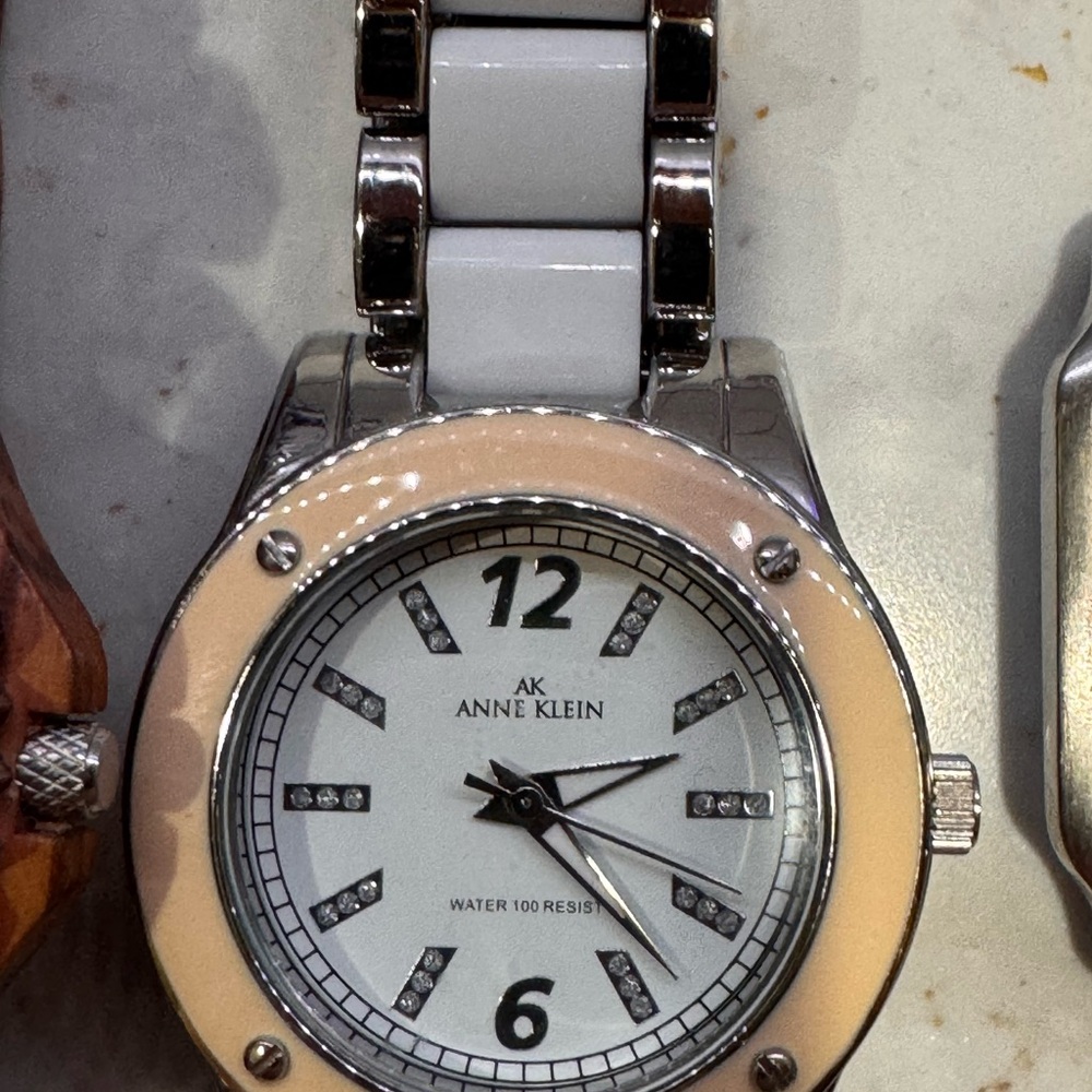 Lot of 5 Watches Men’s and Women’s - Picture 5 of 8